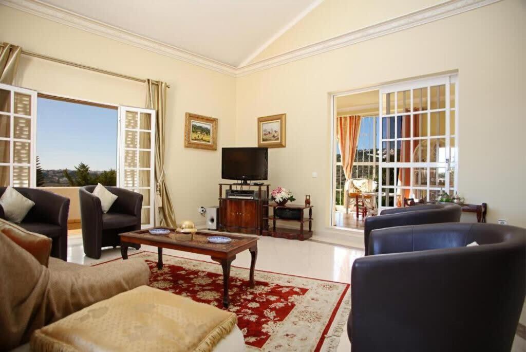 Juniper Fenced Pool Spacious House Vakantiehuis