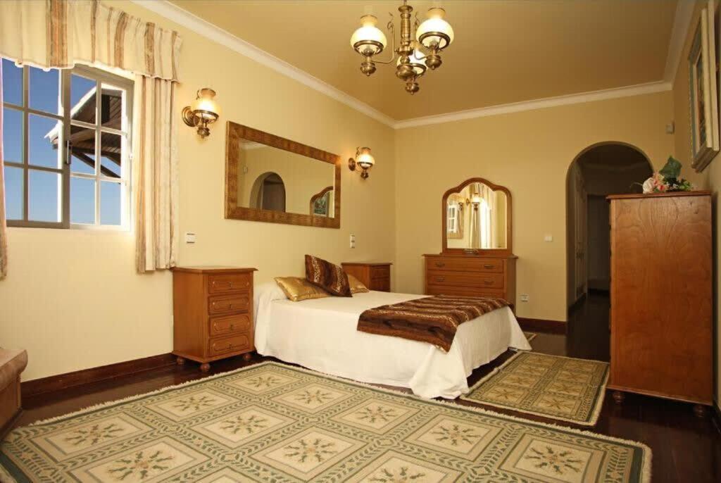 Vakantiehuis Juniper Fenced Pool Spacious House *